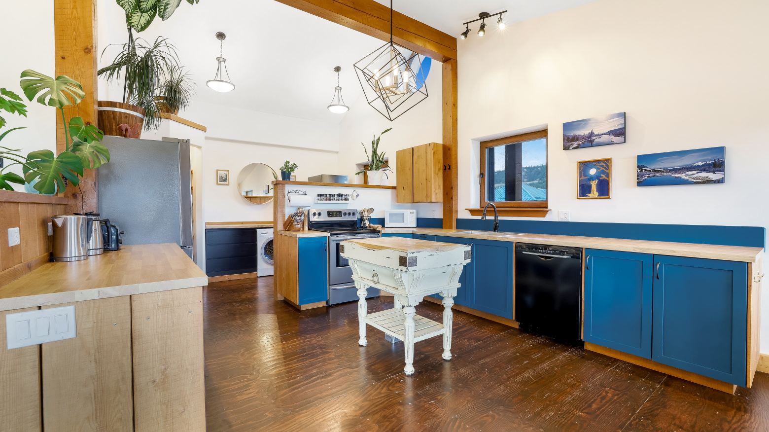 New Build Homes, outdoor dining, AXM Contracting