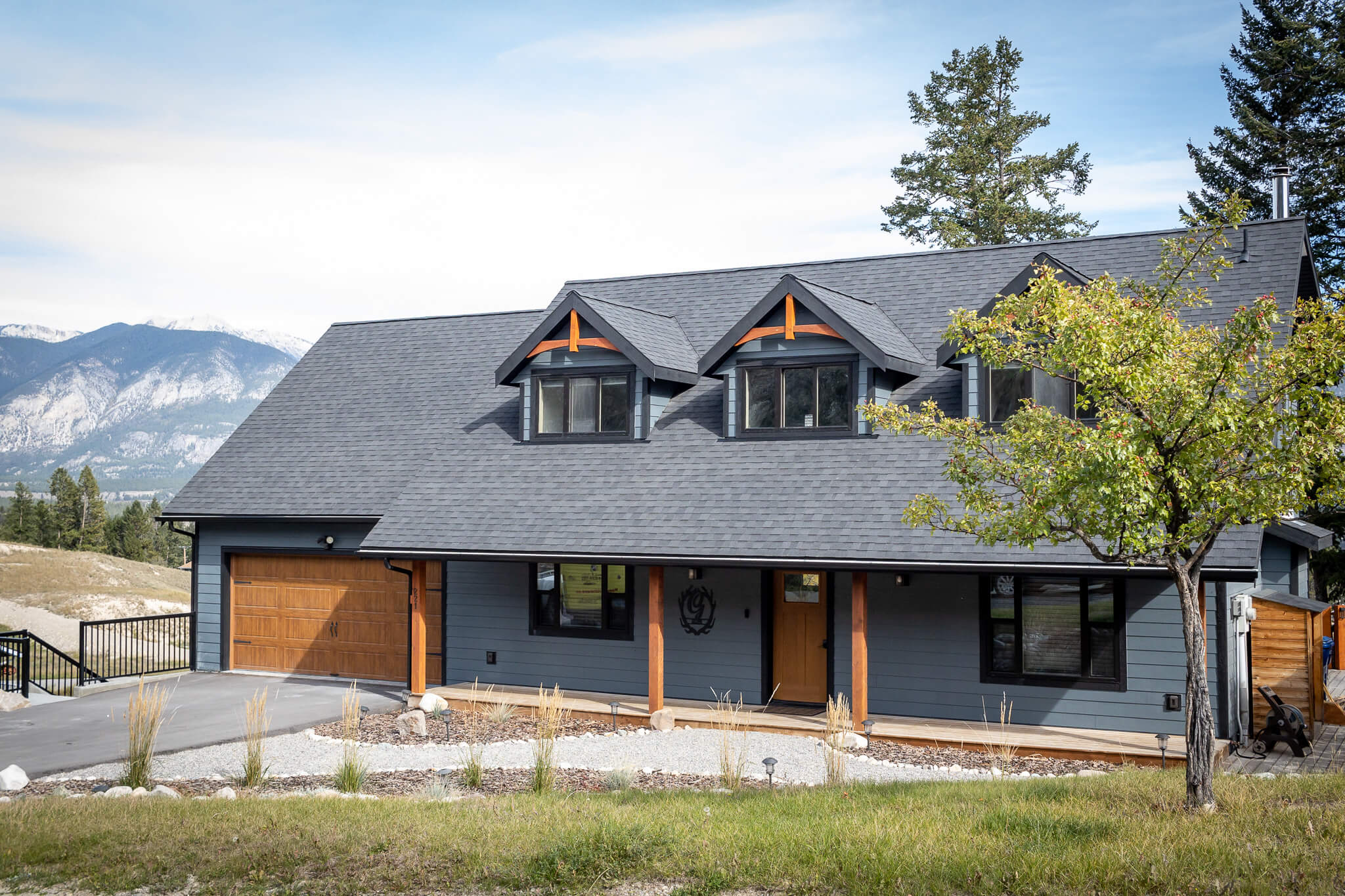 New Build Homes, outdoor dining, AXM Contracting