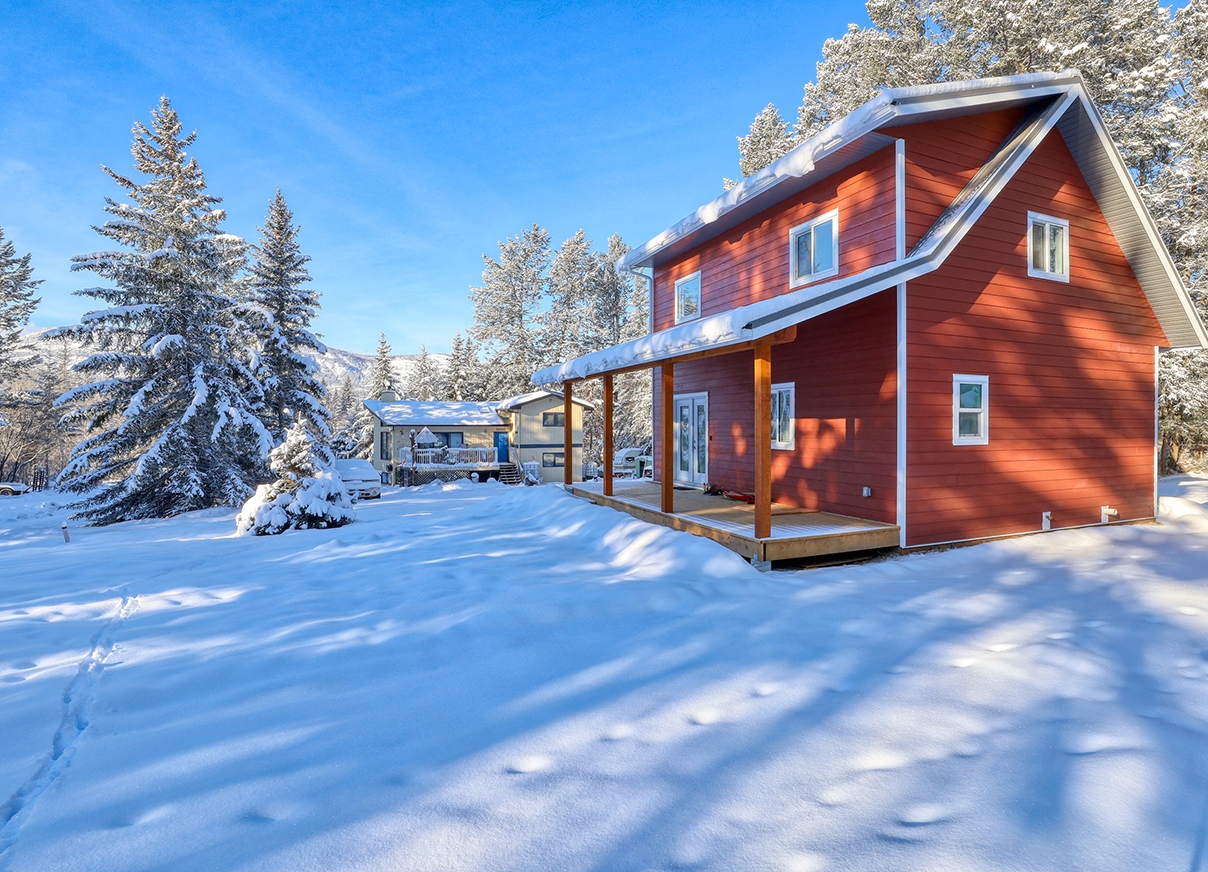 Seasonal Considerations: Building a Home in the Columbia Valley Year-Round