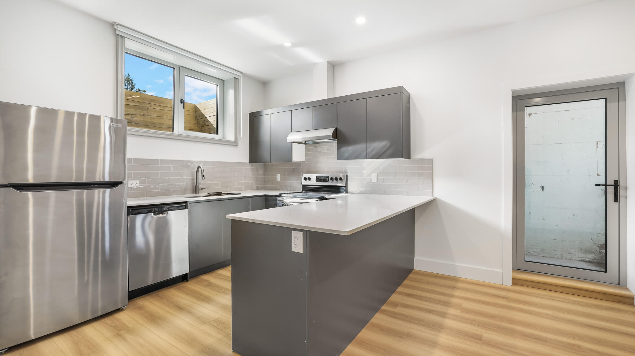 New Build Homes, outdoor dining, AXM Contracting