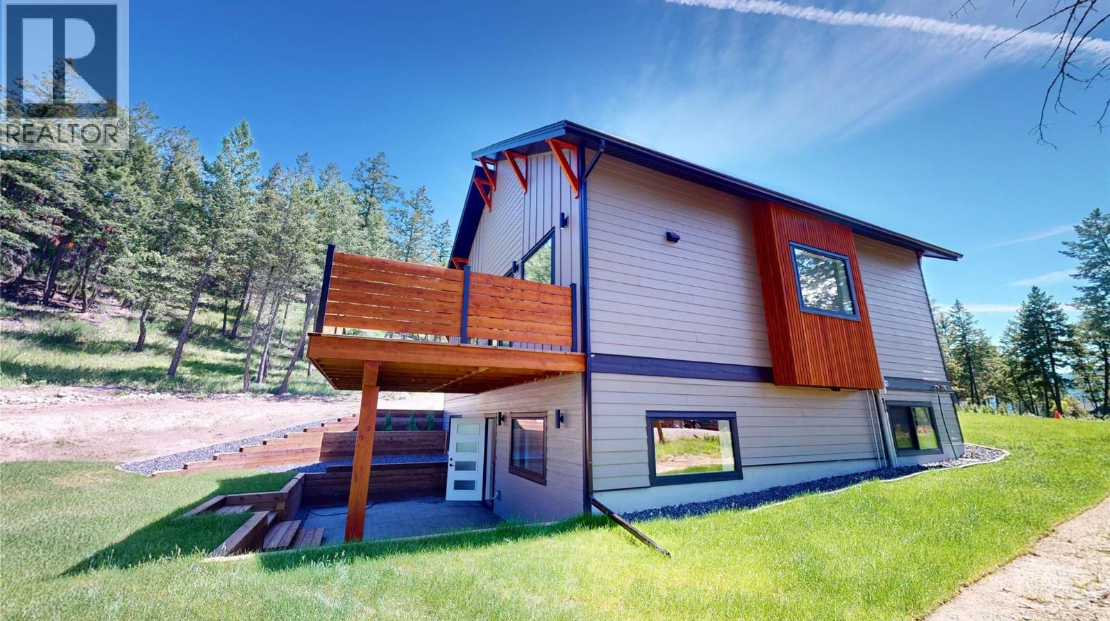 Custom Home by AXM Contracting in the Columbia Valley BC